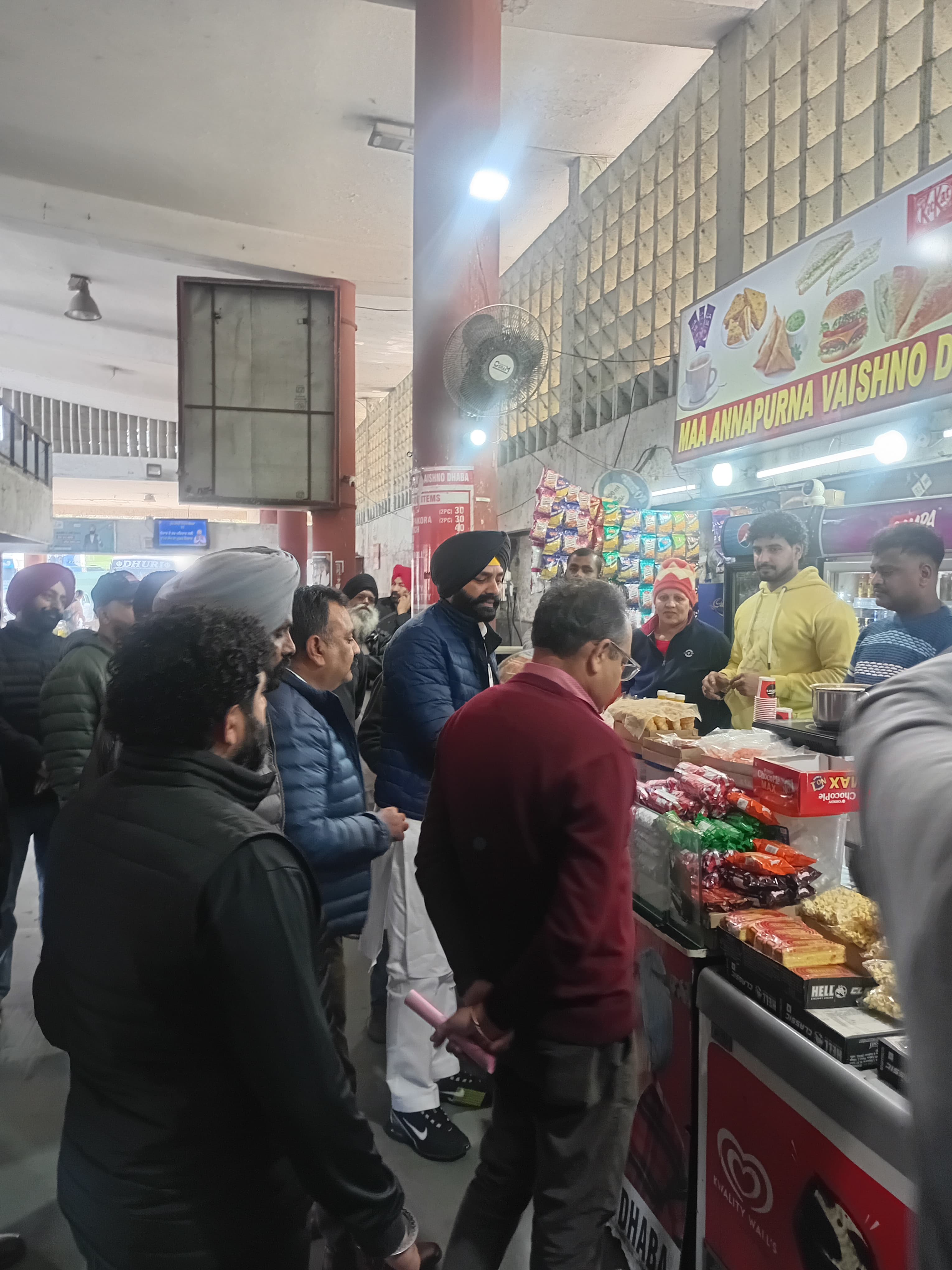 परिवहन मंत्री लालजीत सिंह भुल्लर का लुधियाना बस अड्डे पर औचक निरीक्षण, यात्रियों से लिया फीडबैक