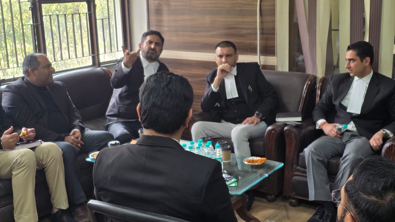 DBA लुधियाना के मुद्दों पर मंथन, पूर्व एडवोकेट जनरल डॉ. अनमोल रतन सिद्धू से मिले DBA सदस्य