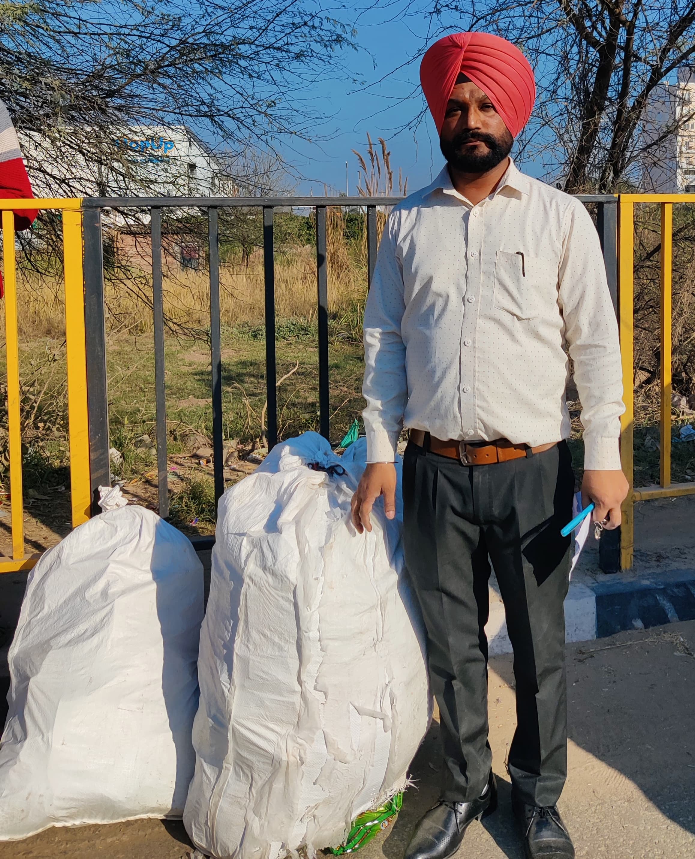 ज़ीरकपुर में प्रतिबंधित तंबाकू उत्पादों पर छापा, भारी मात्रा में सामान जब्त