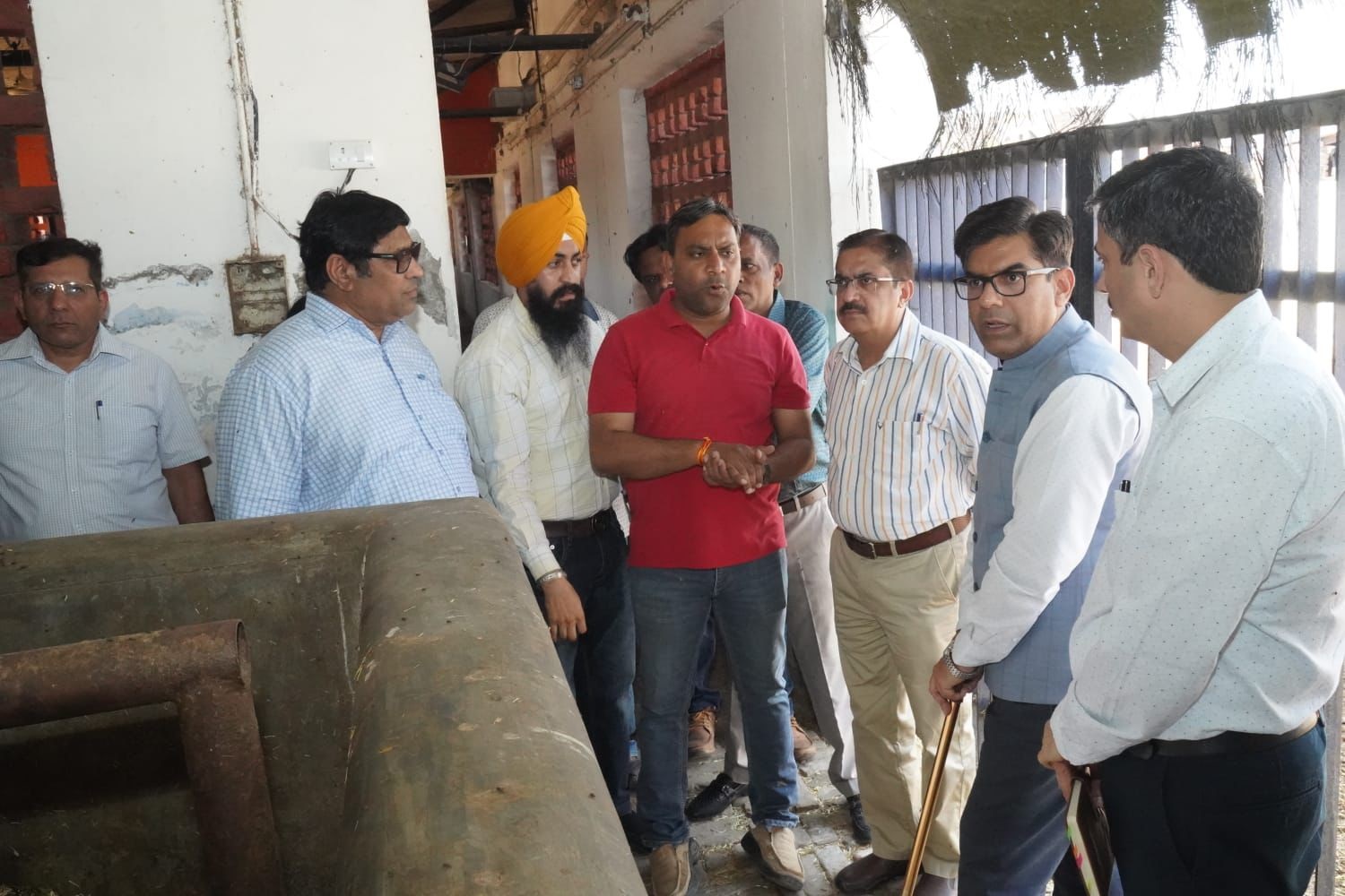 मलोया कॉलोनियों में गंदगी पर मेयर सख्त, तुरंत सफाई अभियान चलाने के आदेश