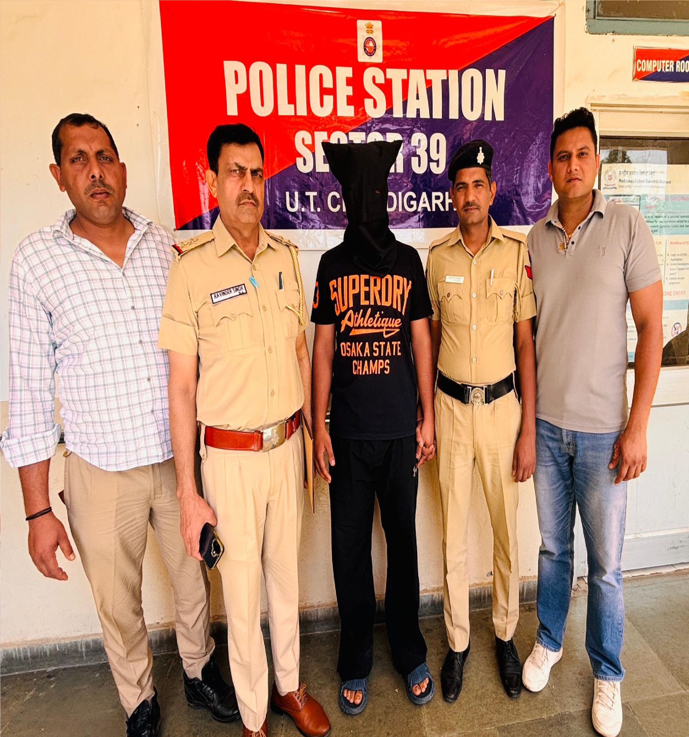 सेक्टर 39 थाना पुलिस ने युवक को पिस्टल व जिंदा कारतूस के साथ युवक दबोचा