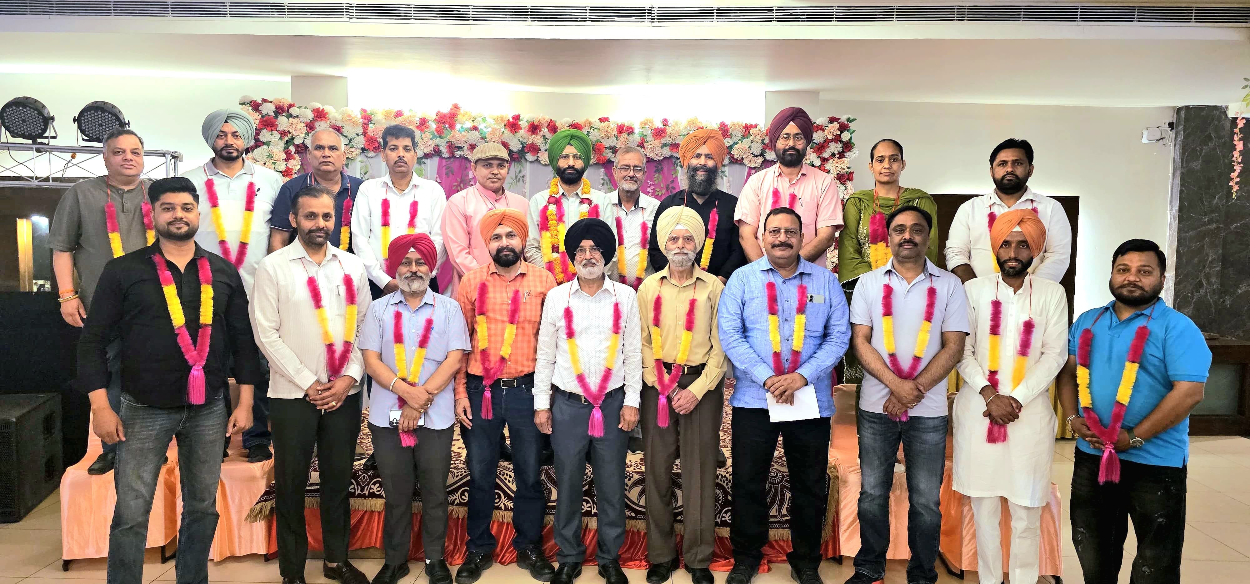 गुरजीत ईस्सापुर की अध्यक्षता में प्रेस क्लब डेराबस्सी (2589) की सर्वसम्मति से चुनी गई मैनेजमेंट