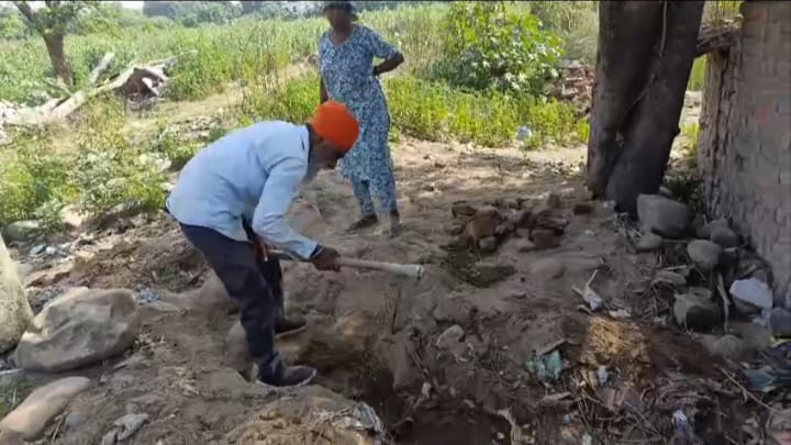 कोर्ट केस के बावजूद जमीन पर निर्माण, वी-मार्ट के पीछे अवैध कब्जे का आरोप