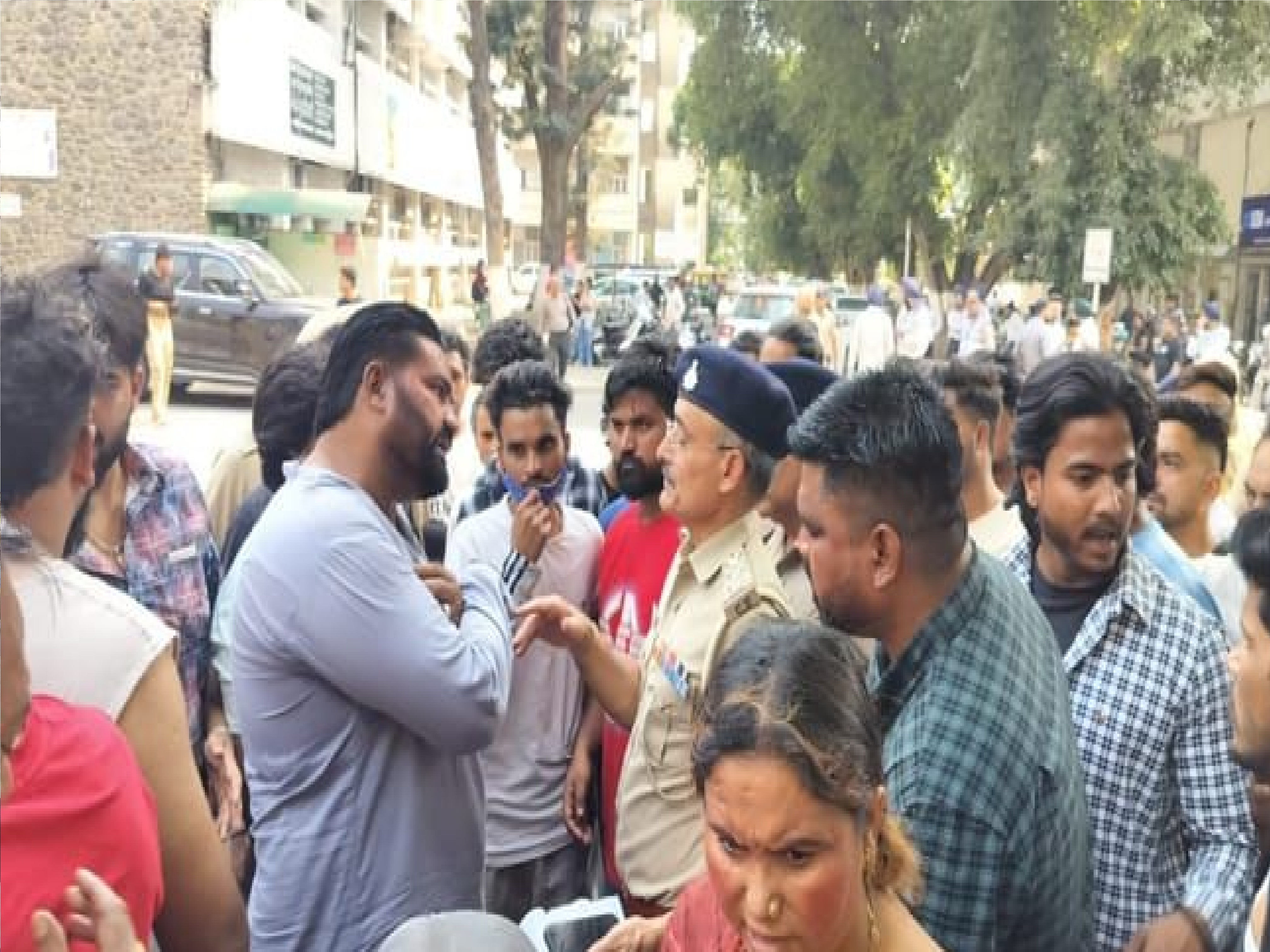 चंडीगढ़ में पुलिस हिरासत में महिला की मौत, अस्पताल में परिजनों का हंगामा