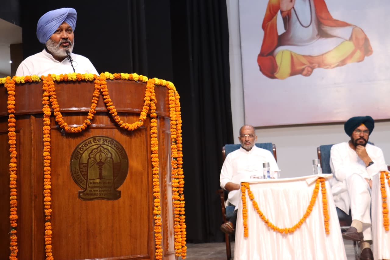 भगवंत मान सरकार श्री गुरु रविदास जी द्वारा दिखाए गए समानता के सिद्धांतों पर कार्य कर रही है; युवा गुरु साहिब के ‘बेगमपुरा’ के संकल्प वाला भारत बनाने के लिए आगे आएं : हरपाल सिंह चीमा