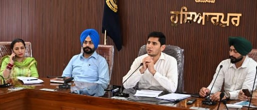 Hoshiarpur: म्यूनिसिपल चुनावों को लेकर प्रशासन पूरी तरह सतर्क : निकास कुमार