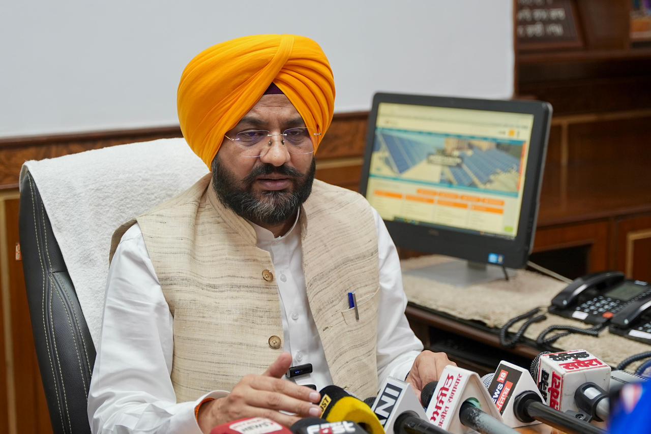 कैबिनेट मंत्री तरुनप्रीत सिंह सौंद ने पीएसपीसीएल मुख्यालय पटियाला में बिजली मंत्री के रूप में संभाला कार्यभार