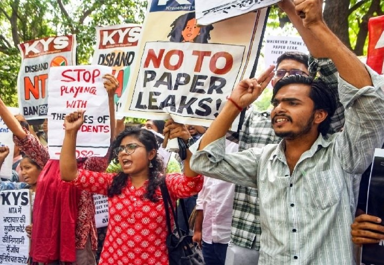 NEET-UG परीक्षा अब ऑनलाइन होगी, 21 जून को रीएग्जाम; पेपर लीक के बाद बड़ा फैसला