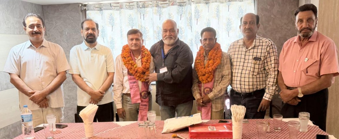 Hoshiarpur: नवनिर्वाचित अध्यक्ष एैली शारदा और एैली अमृत लाल ने समाज सेवा के कार्यों को अलायंस क्लब की परंपराओं के साथ करने का विश्वास दिलाया