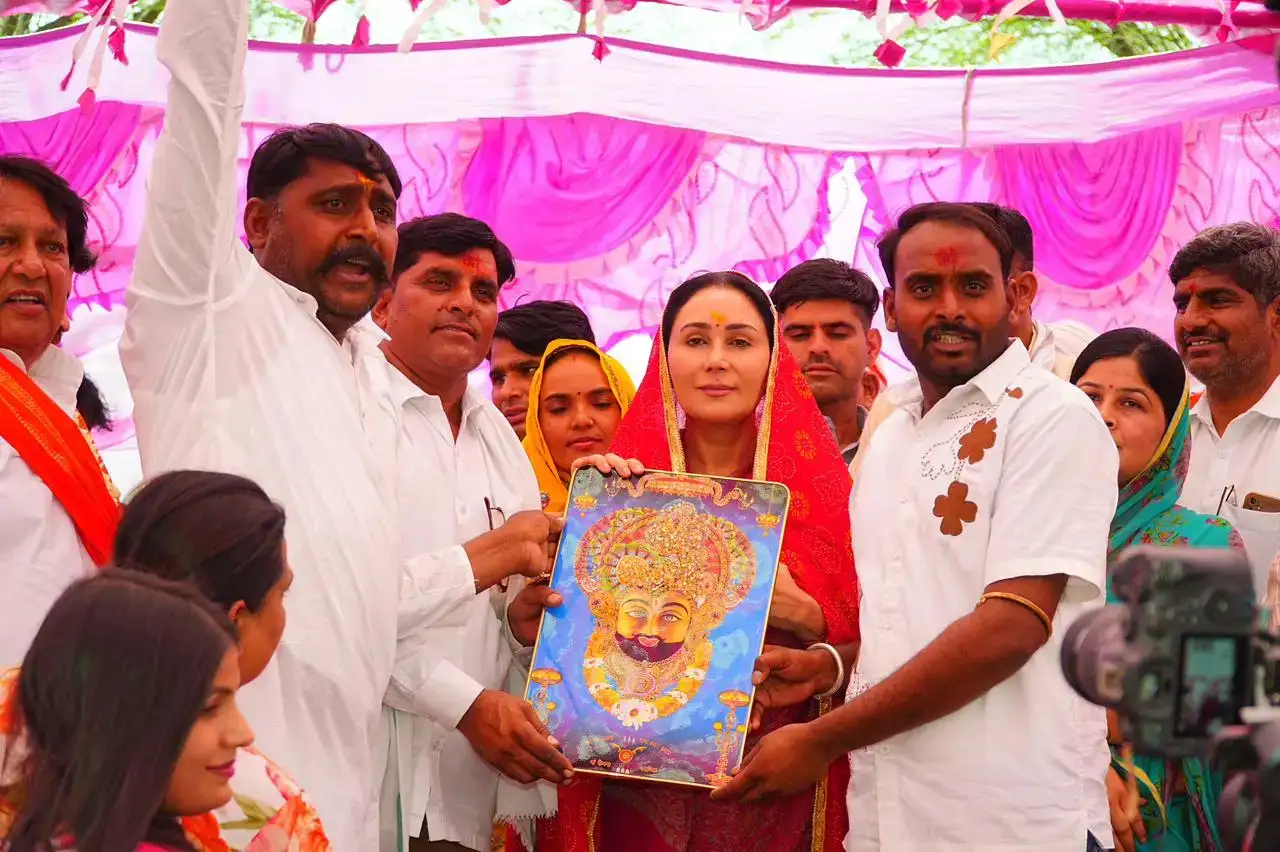 Sawai Madhopur: उपमुख्यमंत्री दीया कुमारी 151 कुंडात्मक महायज्ञ में पहुंचीं, महायज्ञ में भाग लेकर श्रद्धालुओं का बढ़ाया उत्साह