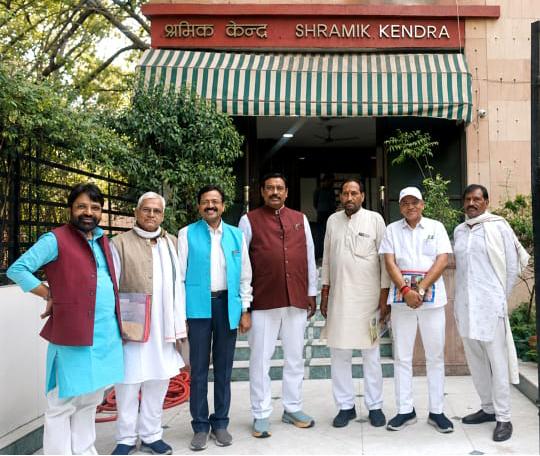 Delhi: बिजली कंपनियों के निजीकरण से कार्मिकों का वेतन, सेवा शर्तें, पेंशन असुरक्षित- डॉ संजय सिंह, राष्ट्रीय महासचिव, इंटक
