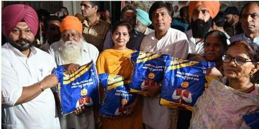 Hoshiarpur: विधायक ब्रम शंकर जिम्पा की ओर से पंजाब सरकार की 'मेरी रसोई' योजना की होशियारपुर में शुरुआत