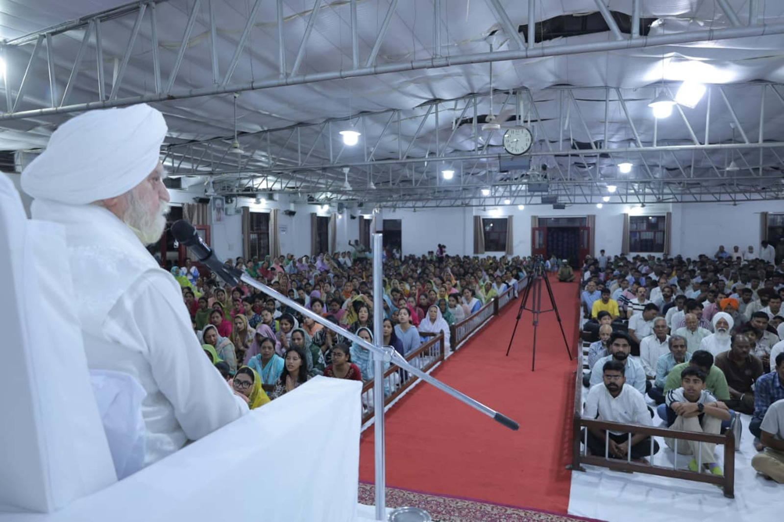 Hoshiarpur: केवल सत्संग ही आत्मिक शांति, प्रेम और आपसी सद्भाव का माध्यम