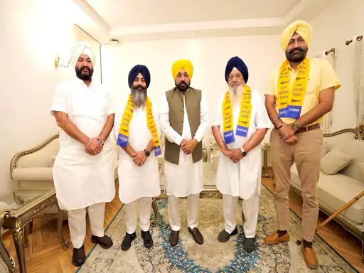 Chandigarh: पूर्व सांसद राजमहिंदर सिंह मजीठिया आप में शामिल, सीएम मान ने किया स्वागत