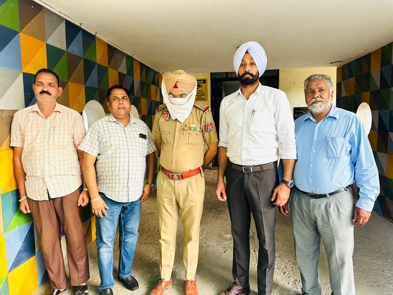Chandigarh: शिकायत पर कार्रवाई करने के लिए मांगी रिश्वत, सहायक उपनिरीक्षक को विजिलेंस ब्यूरो ने रंगे हाथ किया काबू