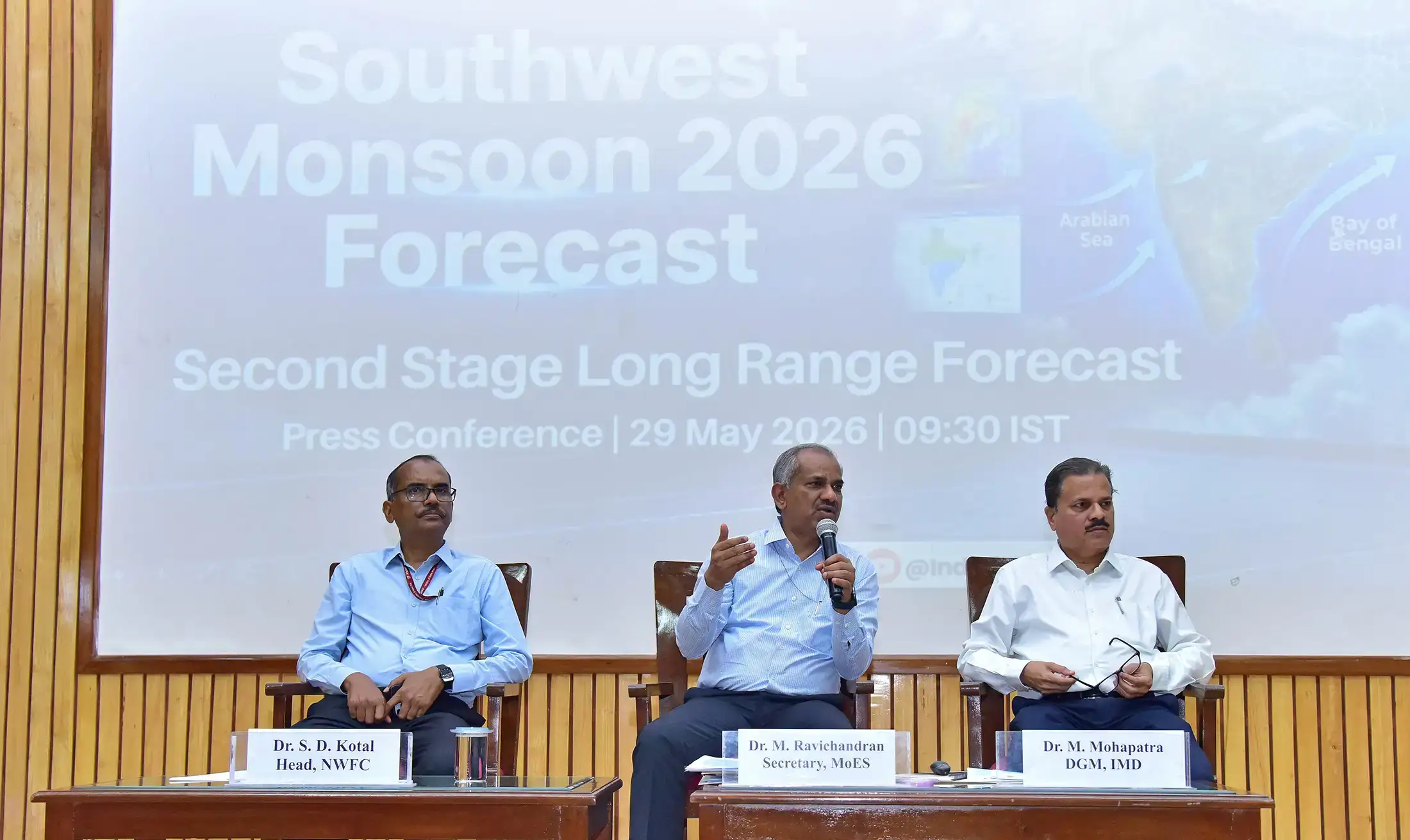 New Delhi: इस साल बारिश कम होने के संकेत, कमजोर मानसून का असर खेती और जल संकट पर पड़ सकता है