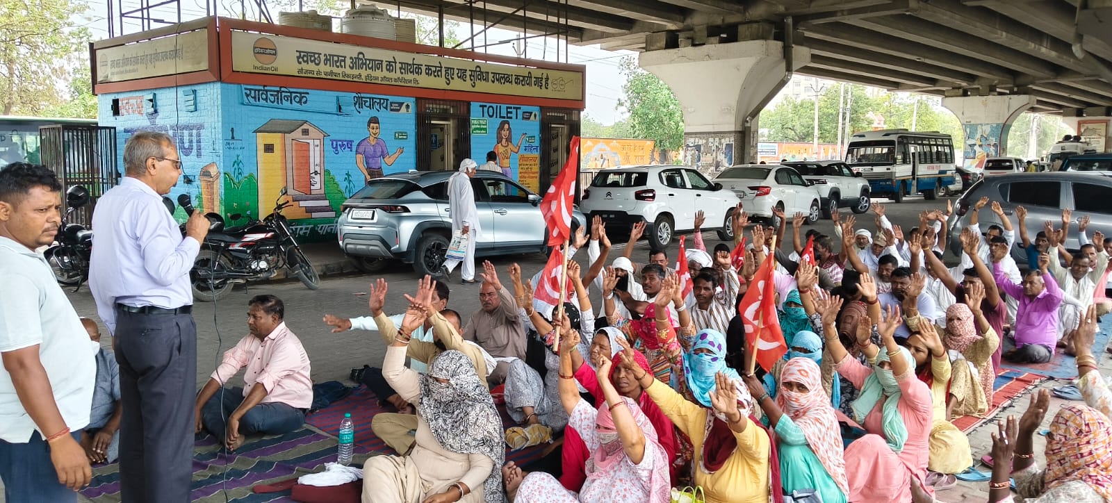 Panipat: सीटू के बैनर तले मजदूरों का हल्ला बोल, आज होगा पंचायत मंत्री के आवास का घेराव