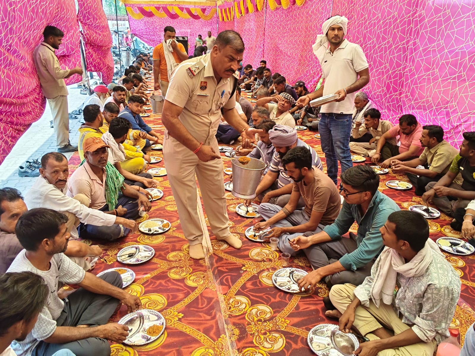 Panipat: पुरुषोत्तम मास की पूर्णिमा पर छबील लगाकर किया हवन यज्ञ और भंडारे का आयोजन