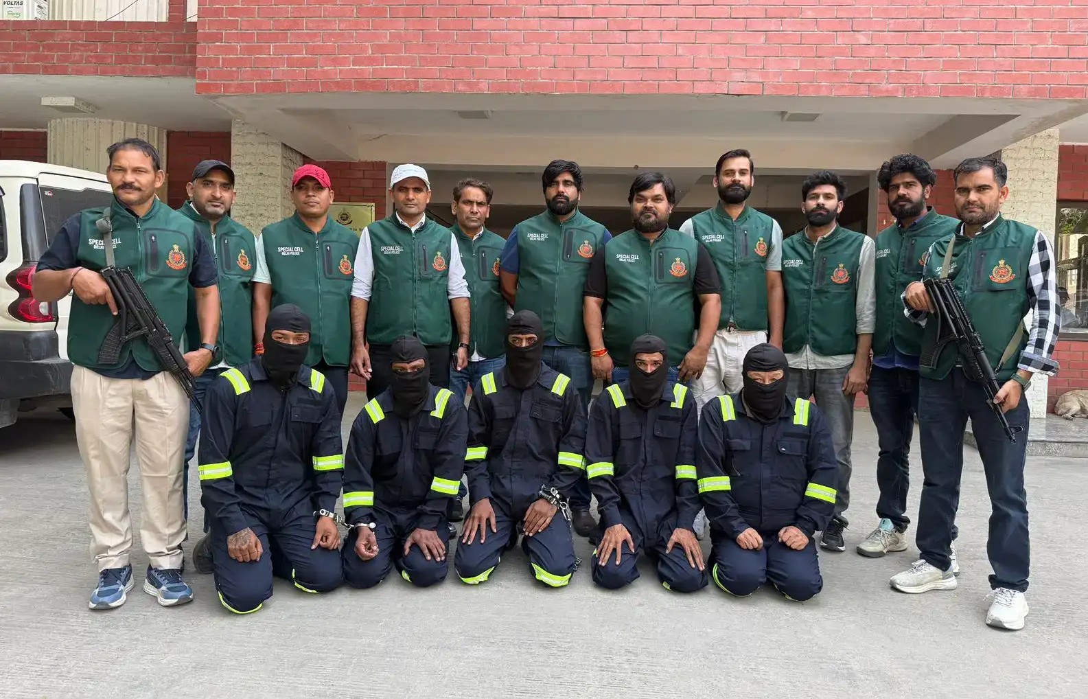 New Delhi: दिल्ली-मुंबई को निशाना बनाने की योजना फेल, सुरक्षा एजेंसियों ने आठ संदिग्ध आतंकियों को दबोचा