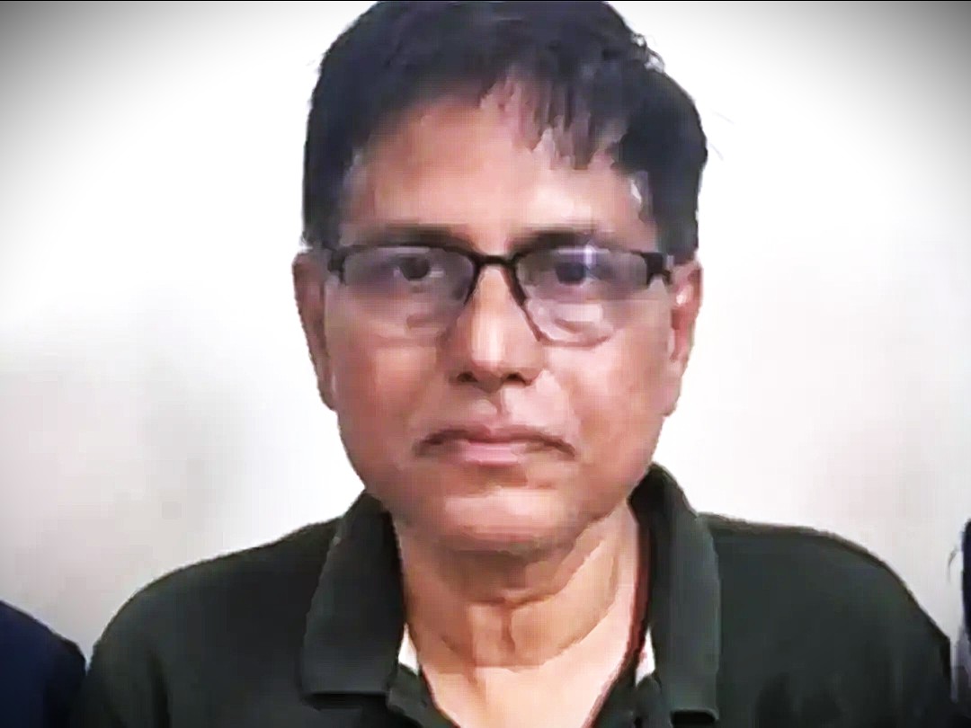 Gandhinagar: एसीबी की रेड में बड़ा खुलासा, 5 लाख की रिश्वत मामले में क्लास-1 अधिकारी काबू, करोड़ों की संपत्ति जब्त