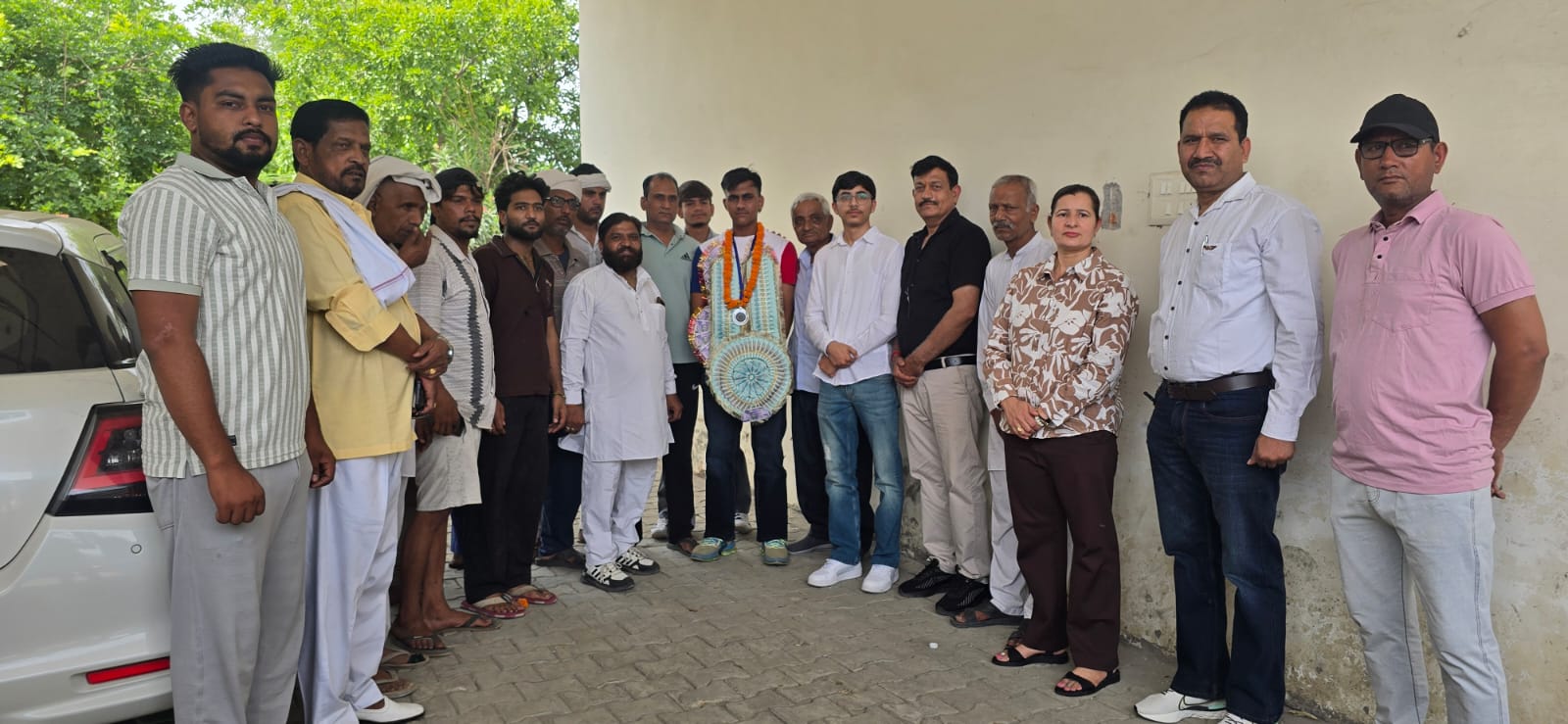 Panipat: नेशनल बास्केटबॉल टूर्नामेंट में ब्रोंज मेडल लाने अनुज शर्मा का हुआ भव्य स्वागत