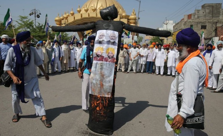Chandigarh: पंजाब में खाद की कमी से किसानों में रोष, 22 जिलों में विरोध प्रदर्शन