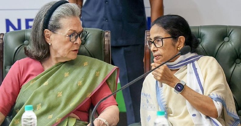 बड़े सियासी विभाजन के बाद, क्या ममता बनर्जी की टीएमसी का कांग्रेस में विलय होने वाला है ?