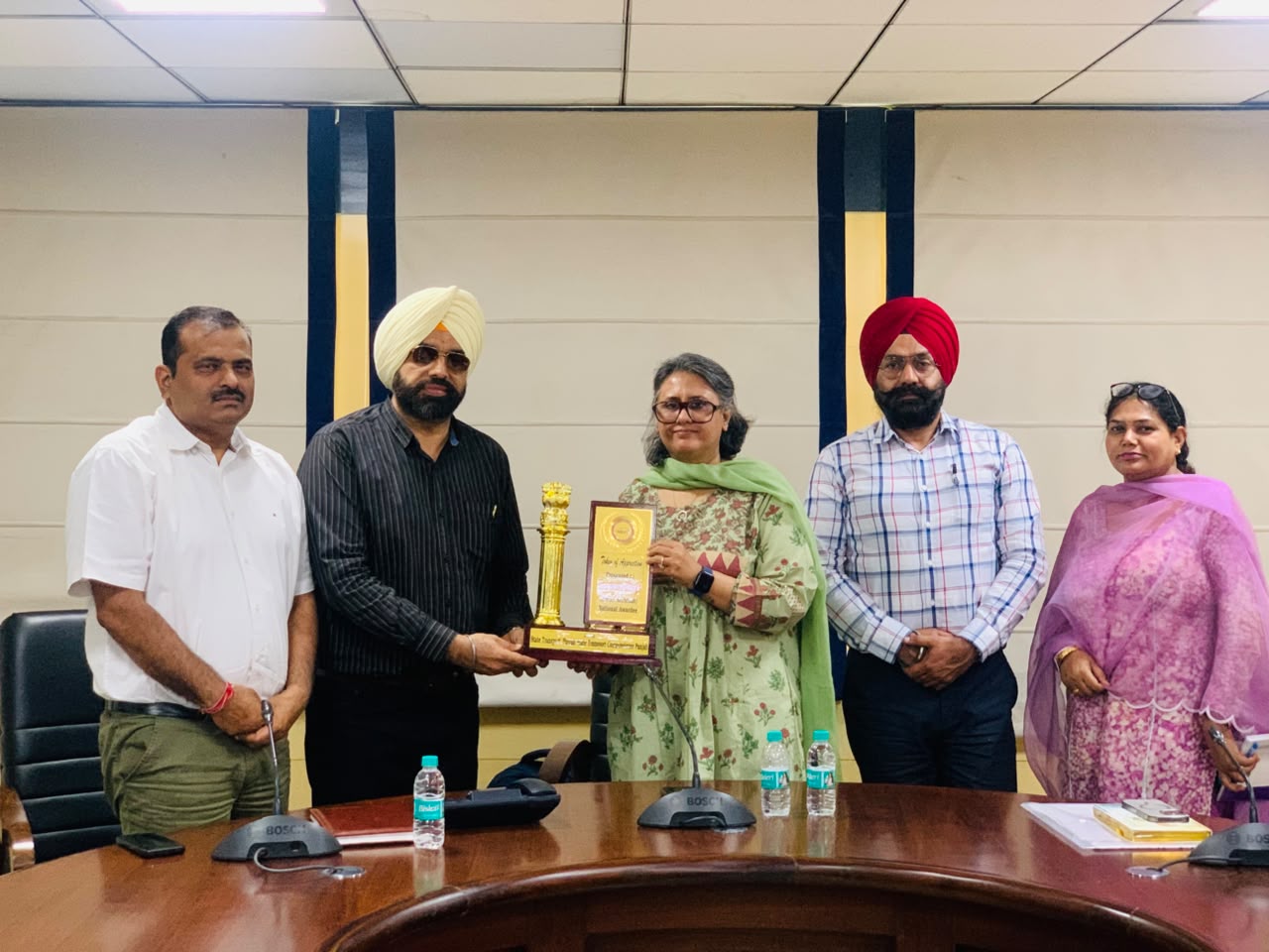 Chandigarh: एस.टी.सी. द्वारा वी.वी.आई.पी. के साथ तैनात ड्राइवरों को वैज्ञानिक ड्राइविंग प्रशिक्षण
