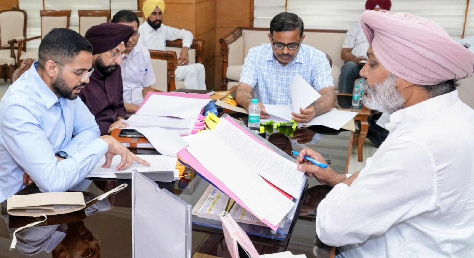 Chandigarh: वित्त मंत्री हरपाल सिंह चीमा द्वारा मेथनॉल को विनियमित करने और जहरीली शराब की त्रासदियों को रोकने के लिए तत्काल केंद्रीय कानून बनाने की मांग