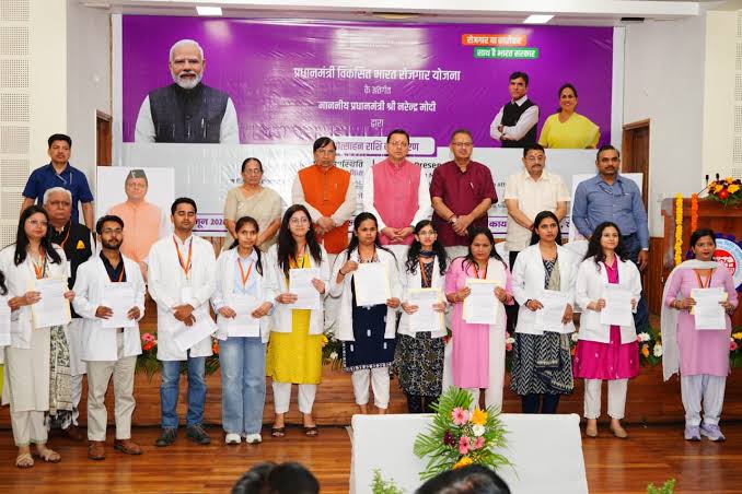 Dehradun: उत्तराखंड में कर्मचारियों को राहत, 6 हजार कर्मचारियों को प्रोत्साहन राशि का वितरण