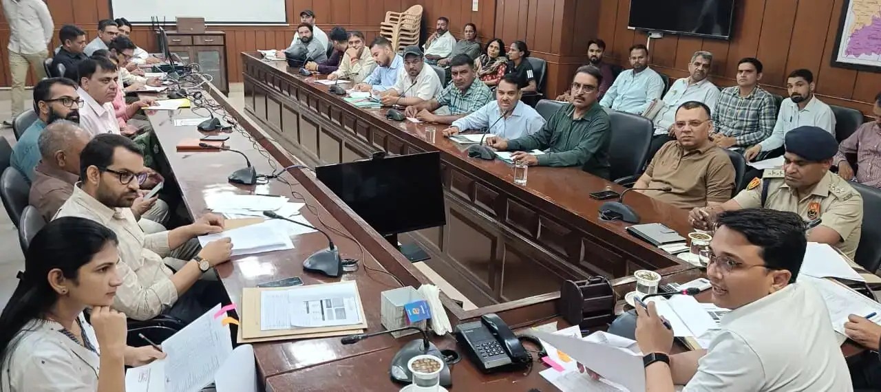 Panipat: प्रशासन का सख्त रुख, ड्यूटी में कोताही पर बीएलओ पर होगा केस