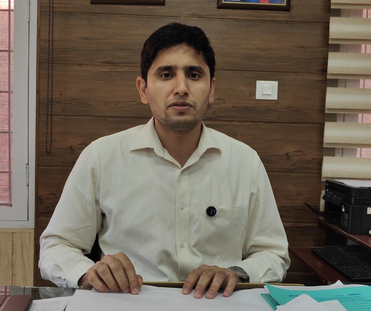 Hoshiarpur: नामांकन पत्रों की जांच के बाद 284 उम्मीदवारों के नामांकन पत्र सही पाए गए, दो नामांकन पत्र हुए रद्द