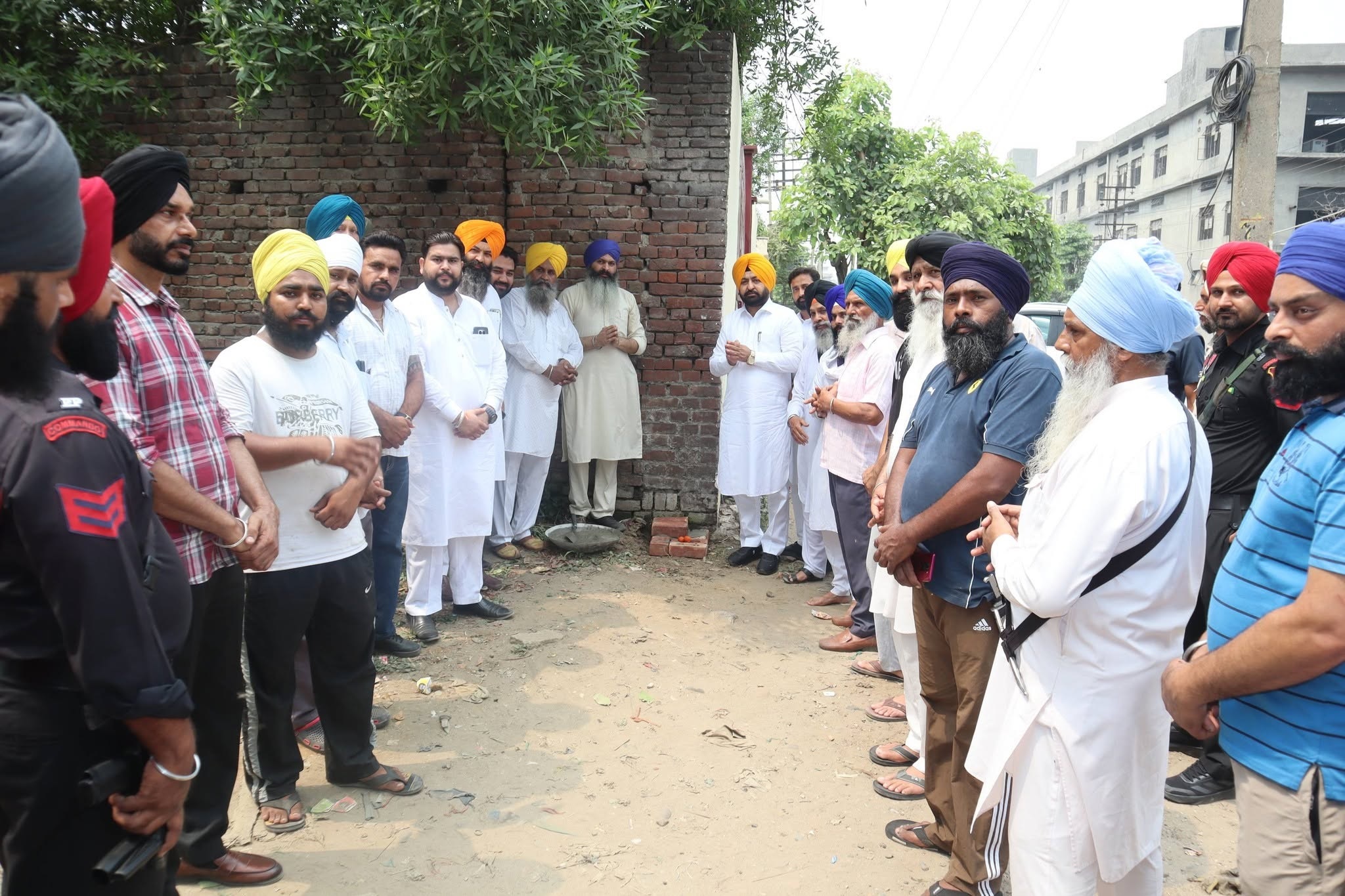 फोकल प्वाइंट लिंक रोड पर धार्मिक स्थल का निर्माण, कैबिनेट मंत्री मुंडियां ने भी कर डाला उद्घाटन, इंडस्ट्री ने जताया ऐतराज