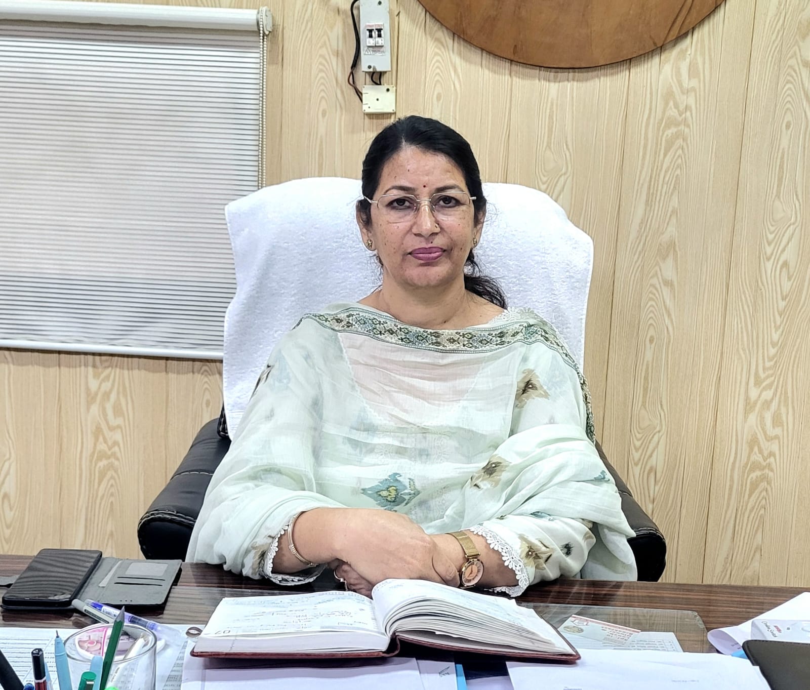 Hoshiarpur: राष्ट्रीय डॉक्टर दिवस के अवसर पर सिविल सर्जन ने समस्त डॉक्टरों एवं स्वास्थ्य कर्मियों को दी शुभकामनाएं