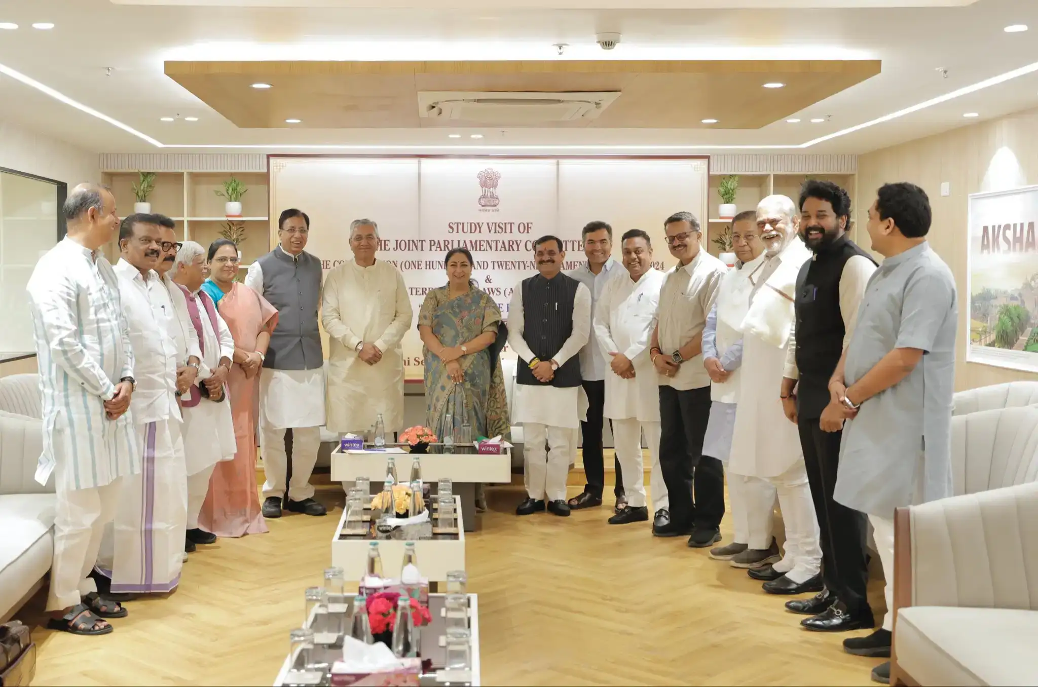 New Delhi: सीएम रेखा गुप्ता ने जेपीसी सदस्यों से की मुलाकात, ‘एक राष्ट्र, एक चुनाव’ पर जताया समर्थन