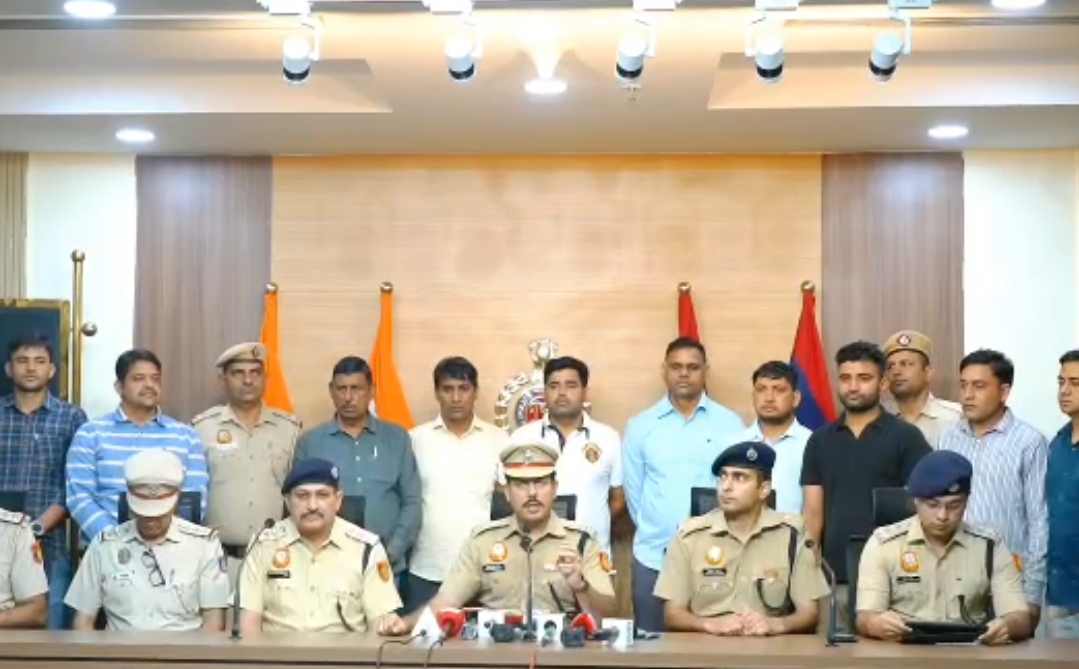 New Delhi: 30 लाख की रंगदारी और फायरिंग का खुलासा, बिल्डरों में दहशत फैलाने की साजिश में पांच गिरफ्तार