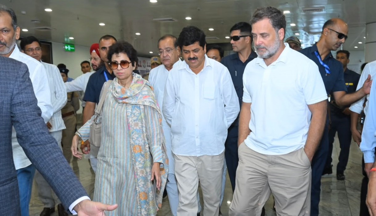 Dehradun: देहरादून पहुंचे राहुल गांधी, 'छात्रों की गूंज' कार्यक्रम में युवाओं से करेंगे संवाद
