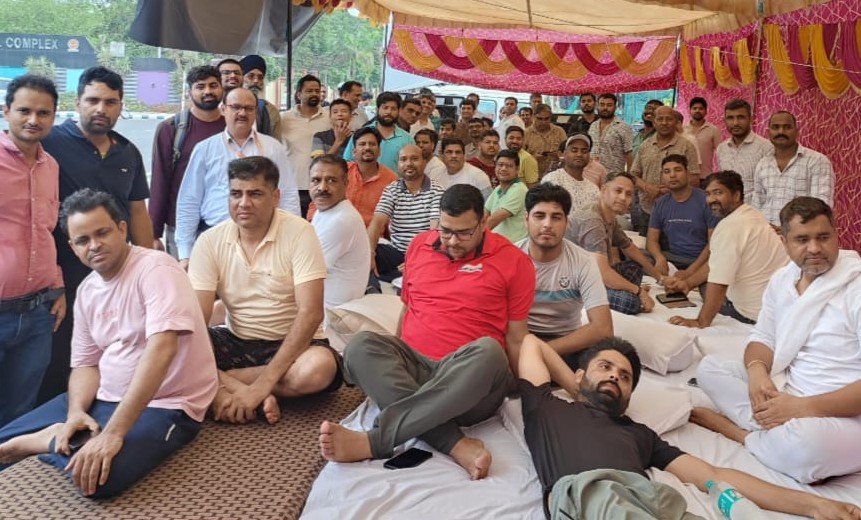 Panipat: रिफाइनरी यूनियन की तीसरे दिन की अनिश्चितकालीन हड़ताल जारी