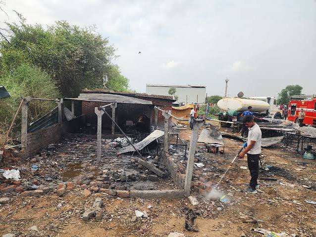 Ahmedabad: अहमदाबाद पटाखा फैक्टरी ब्लास्ट: मुख्य आरोपी मेहुल डोडिया समेत तीन गिरफ्तार, अवैध निर्माण पर चलेगा बुलडोजर