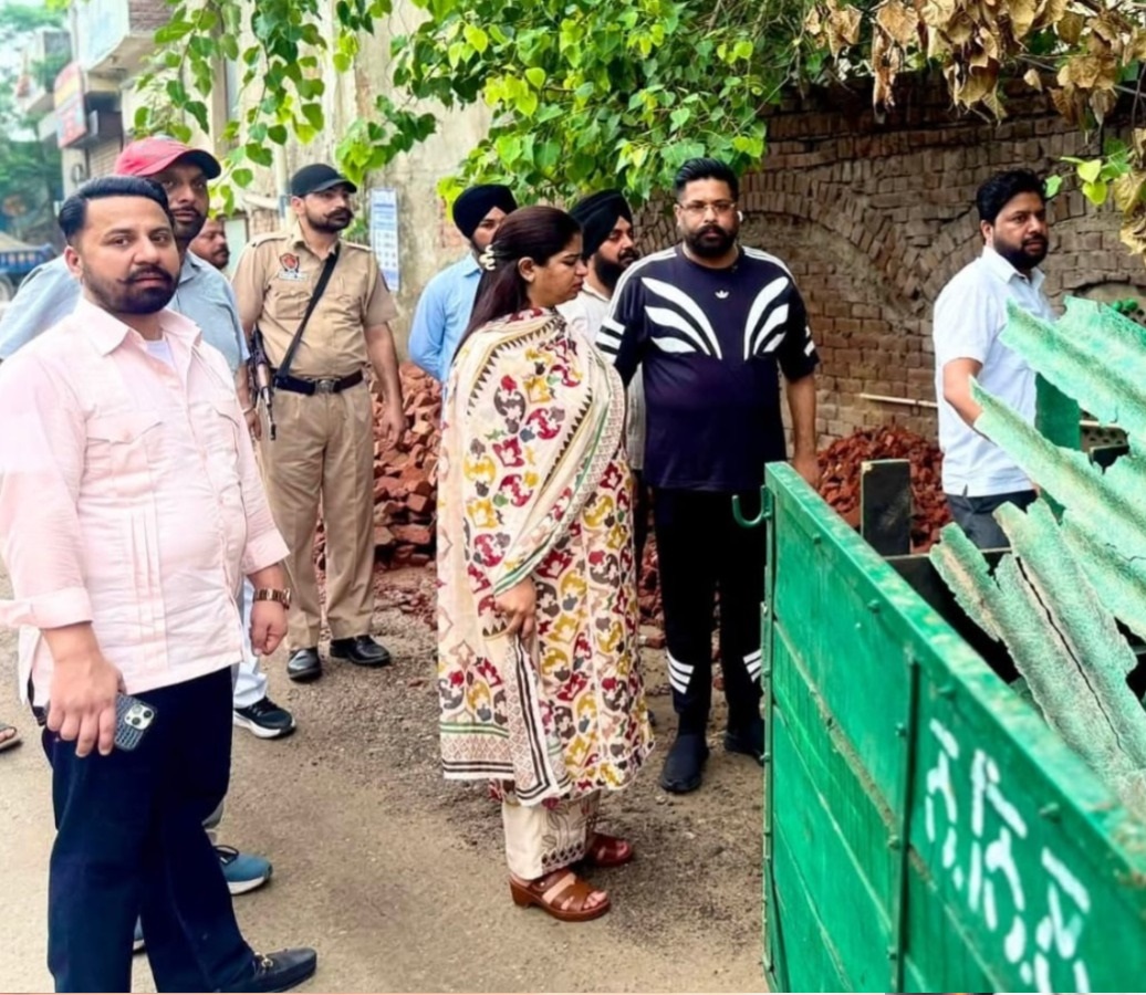 मेयर ने हैबोवाल में किया औचक निरीक्षण, गौरव बग्गा के साथ किया पौधारोपण