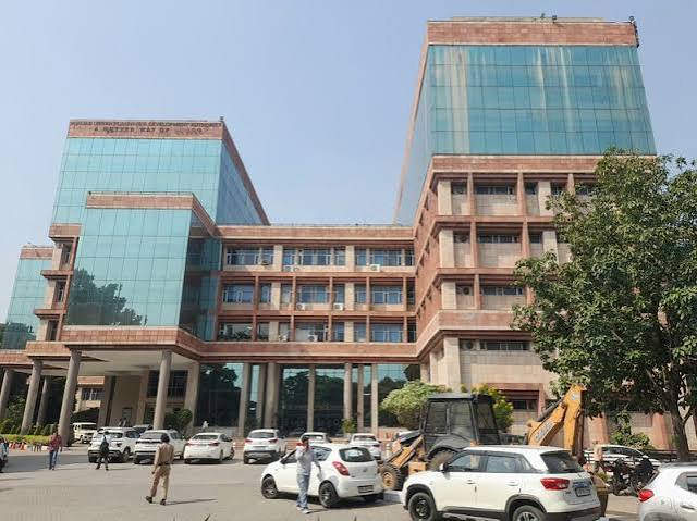 Mohali: एयरोट्रोपोलिस विस्तार के लिए 3,523 एकड़ भूमि अधिग्रहण का अवॉर्ड जारी, किसानों को मिलेंगे 23,457 करोड़ रुपये