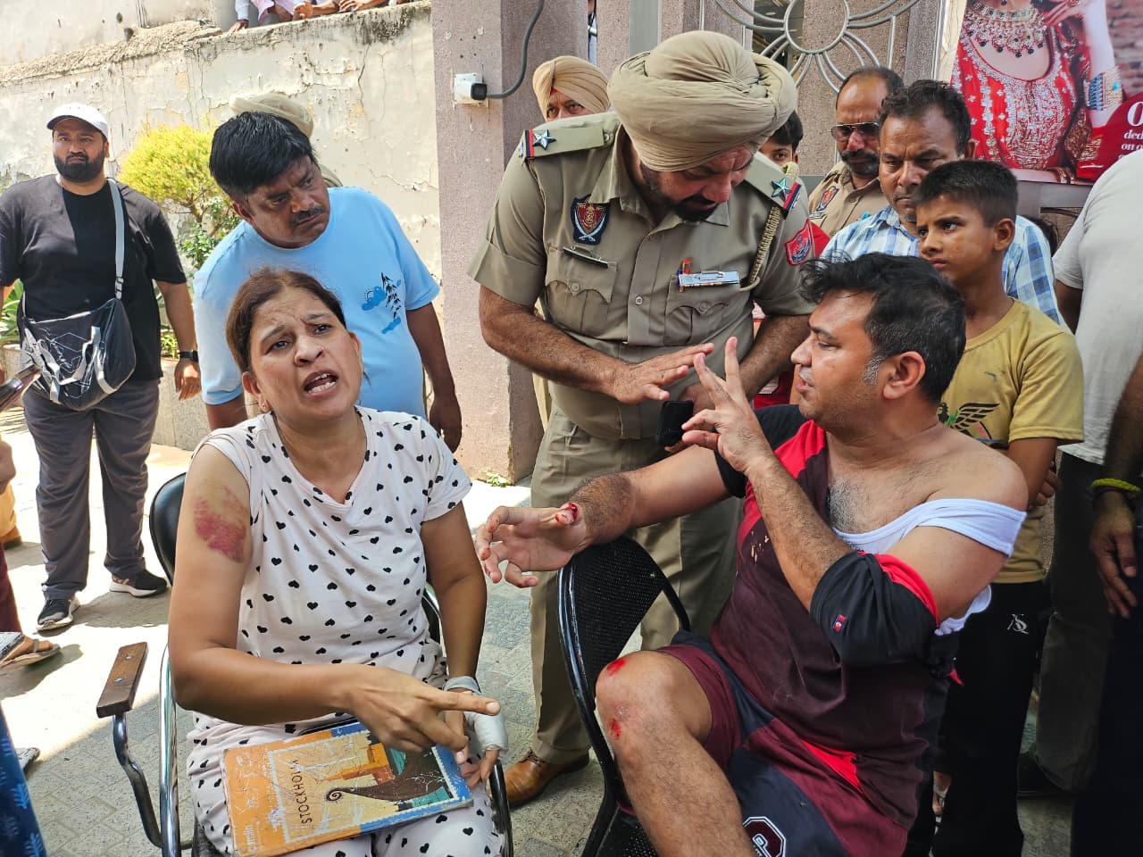 Zirakpur: जीरकपुर की मायागार्डन सिटी में तलवारें चलीं, फ्लैट विवाद को लेकर पूर्व किरायेदारों पर गंभीर आरोप