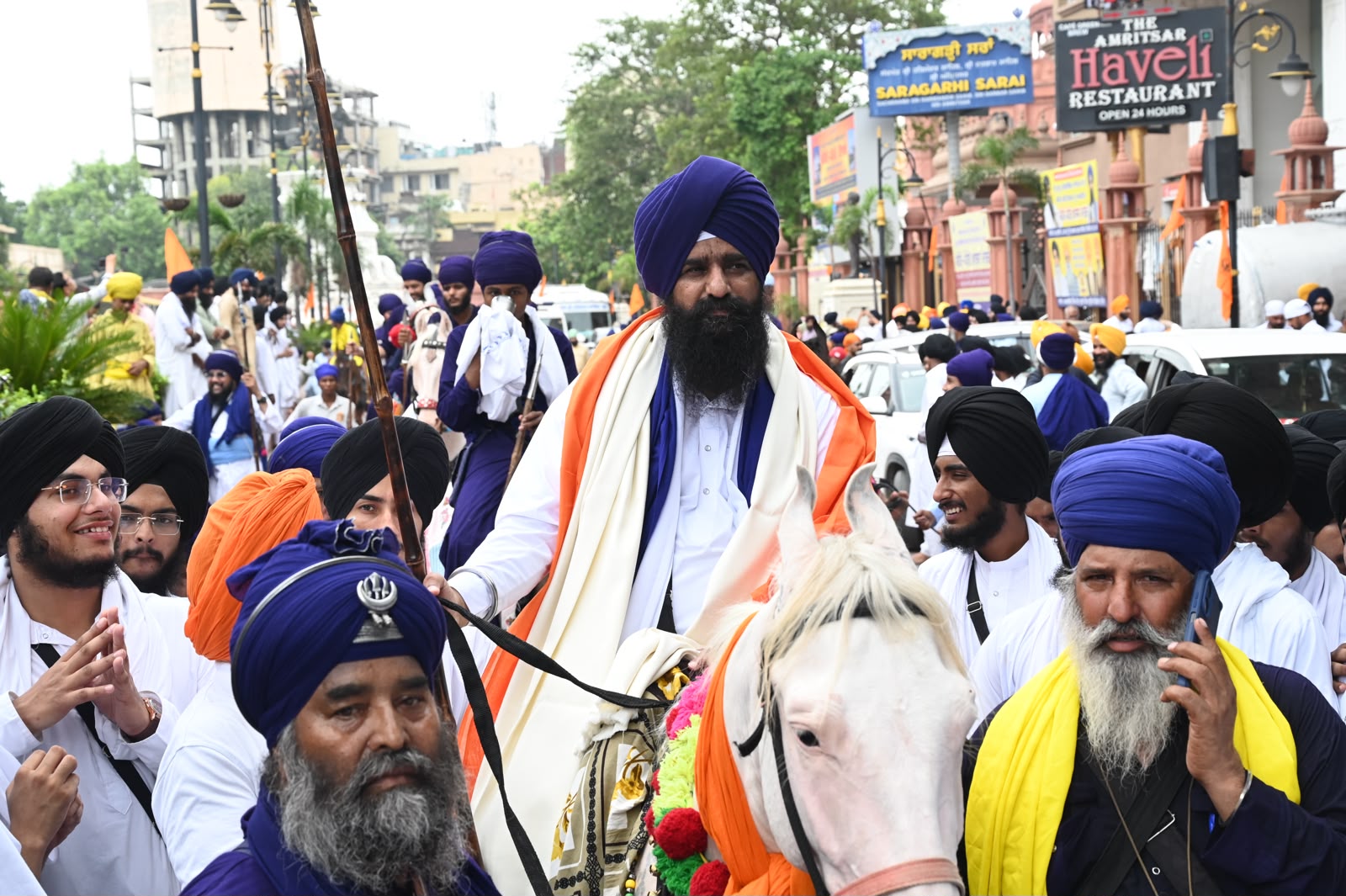 Amritsar: अमृतसर में गूंजे धार्मिक जयघोष, मिरी-पीरी खालसा मार्च ने सिख परंपरा और विरासत का दिया भव्य संदेश