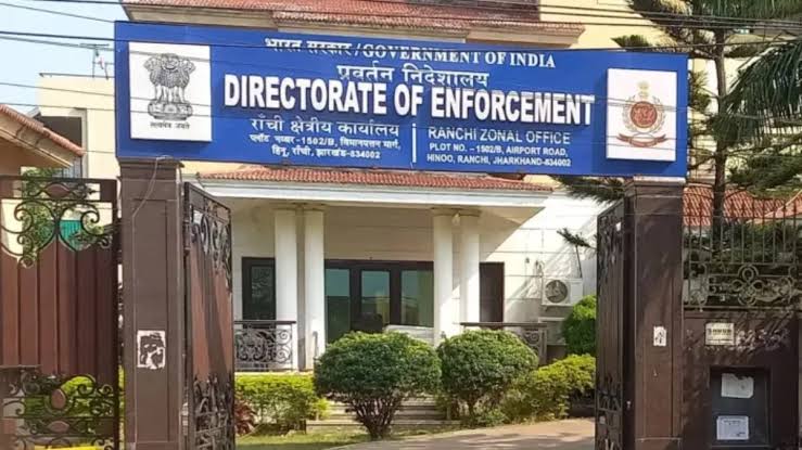 New Delhi: अवैध कोयला कारोबार पर ईडी का बड़ा वार, धनबाद में कोयला माफिया और सहयोगियों के ठिकानों पर रेड