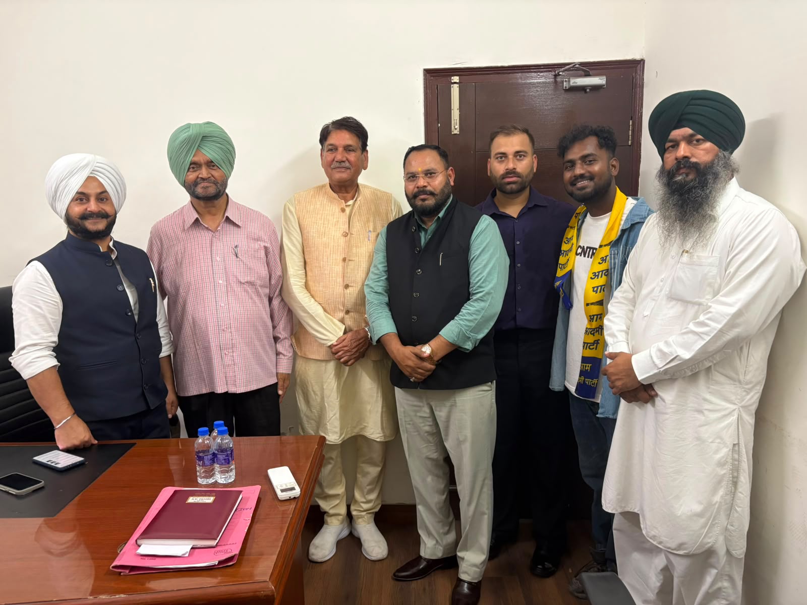 Chandigarh: रोहित-रवि बिरला AAP में शामिल, वार्ड-29 में पार्टी संगठन को मिलेगी नई ताकत; बोले- जनता की सेवा रहेगा लक्ष्य