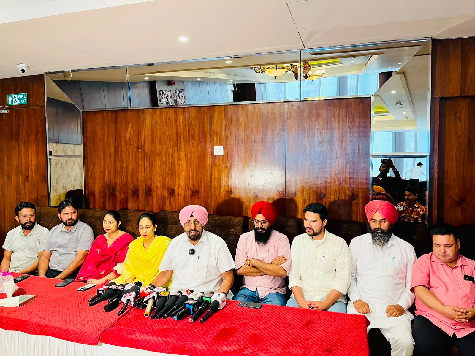 Derabassi: ‘सफाई सेवक समाज की रीढ़ हैं’, विधायक रंधावा ने हड़ताल खत्म कर वार्ता का रास्ता अपनाने की दी सलाह