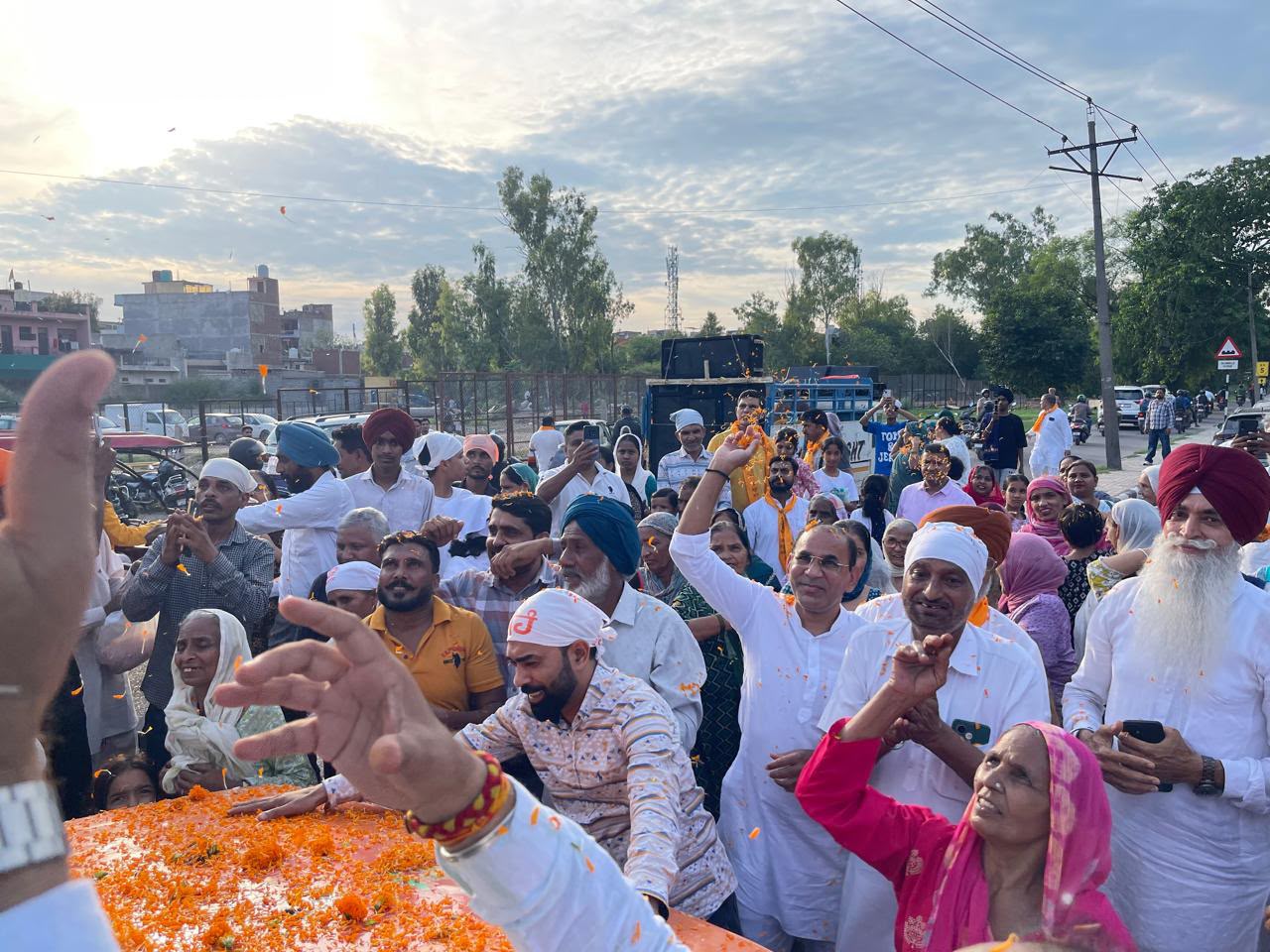 Chandigarh: गुरु रविदास जी की 650वीं जयंती पर आस्था का संगम, चंडीगढ़ में पवित्र कलश यात्रा का श्रद्धालुओं ने किया स्वागत
