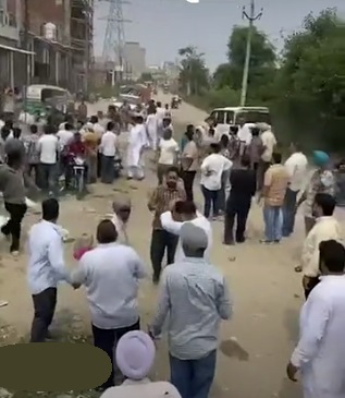 वक्फ बोर्ड की जमीन से कब्जा छुड़वाने गई टीम पर हमला, पुलिस के सामने पीटा, पांच नामजद