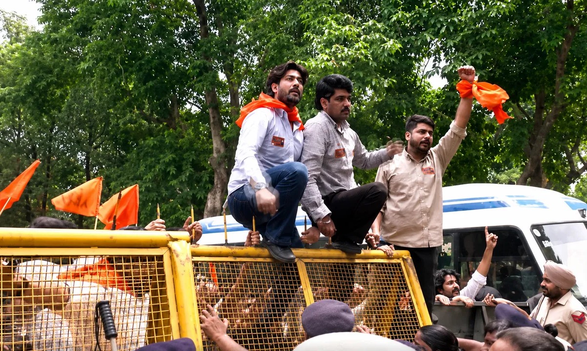 Chandigarh: चंडीगढ़ में गरजे छात्र, पेपर लीक मुद्दे पर पंजाब सरकार के खिलाफ एबीवीपी का हल्ला बोल