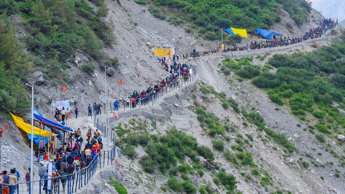Jammu: बारिश के बाद राहत, एनएच-44 खुलते ही अमरनाथ यात्रा दोबारा पटरी पर लौटी